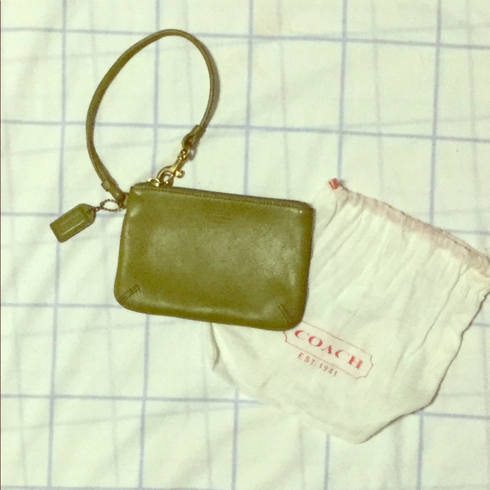 Coach wristlet - EUC - olive green